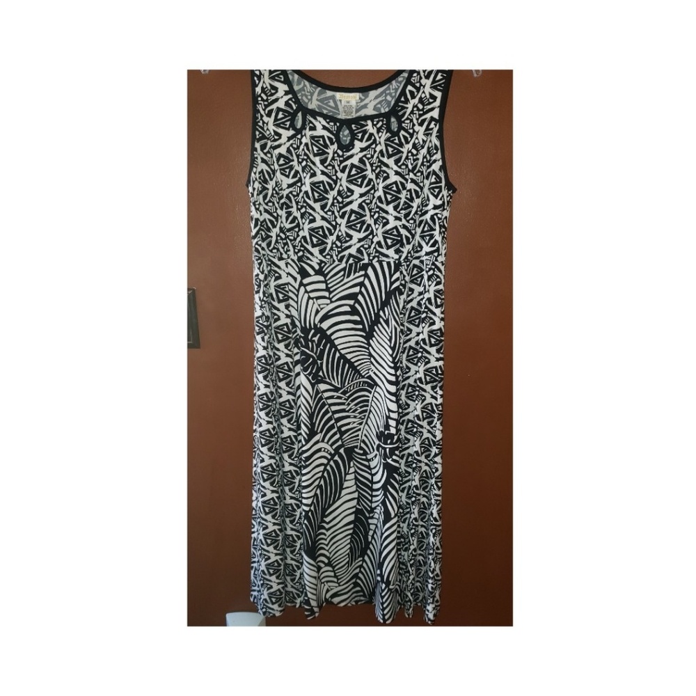 Bestow M black and white print dress